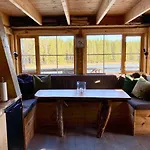 Chalet Tretopphytter Pa Grensen - Beverhytta Med Robat Og Gjeddefiske *