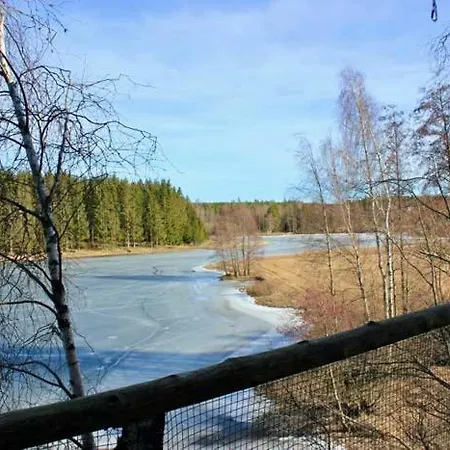 Chalet Tretopphytter Pa Grensen - Beverhytta Med Robat Og Gjeddefiske Halden