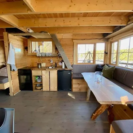 Chalet Tretopphytter Pa Grensen - Beverhytta Med Robat Og Gjeddefiske *