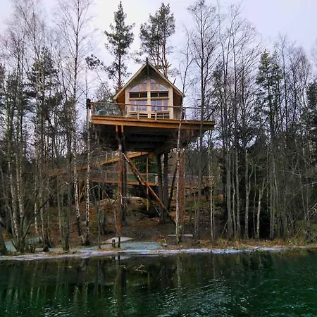 Tretopphytter Pa Grensen - Beverhytta Med Robat Og Gjeddefiske Chalet Halden