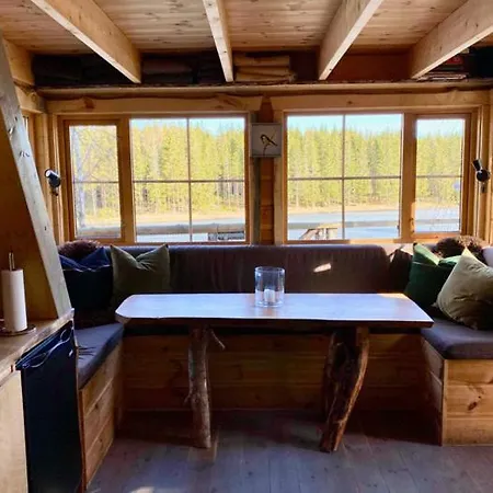 Chalet Tretopphytter Pa Grensen - Beverhytta Med Robat Og Gjeddefiske *