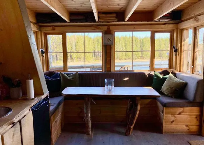 Chalet Tretopphytter Pa Grensen - Beverhytta Med Robat Og Gjeddefiske *